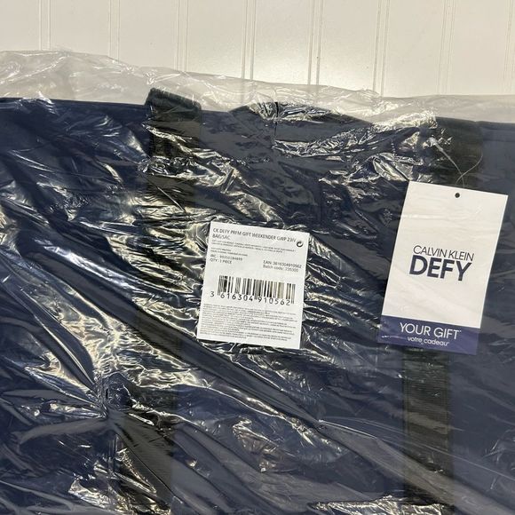 Calvin Klein Defy Prfm Gift Weekender Gwp Gym Bag - Picture 5 of 5